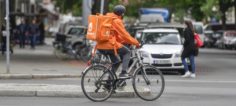 Lieferando-Fahrer, Wilmersdorf, Berlin, Deutschland